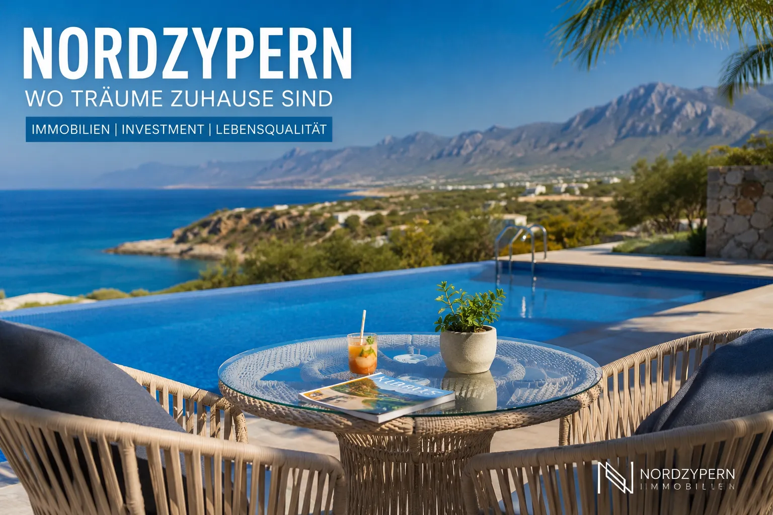 Immobilien Nordzypern kaufen – Poolterrasse mit Panoramablick aufs Meer